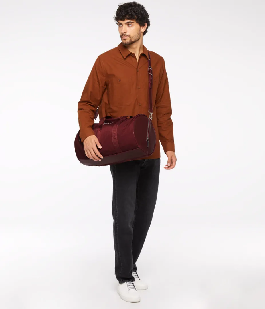 mattnat_shay_vegan_duffle_bag__oam_bags_11.webp Weekenders | Weekenders | Matt & Nat Mattnat SHAY Vegan Duffle Bag - Oam Bags